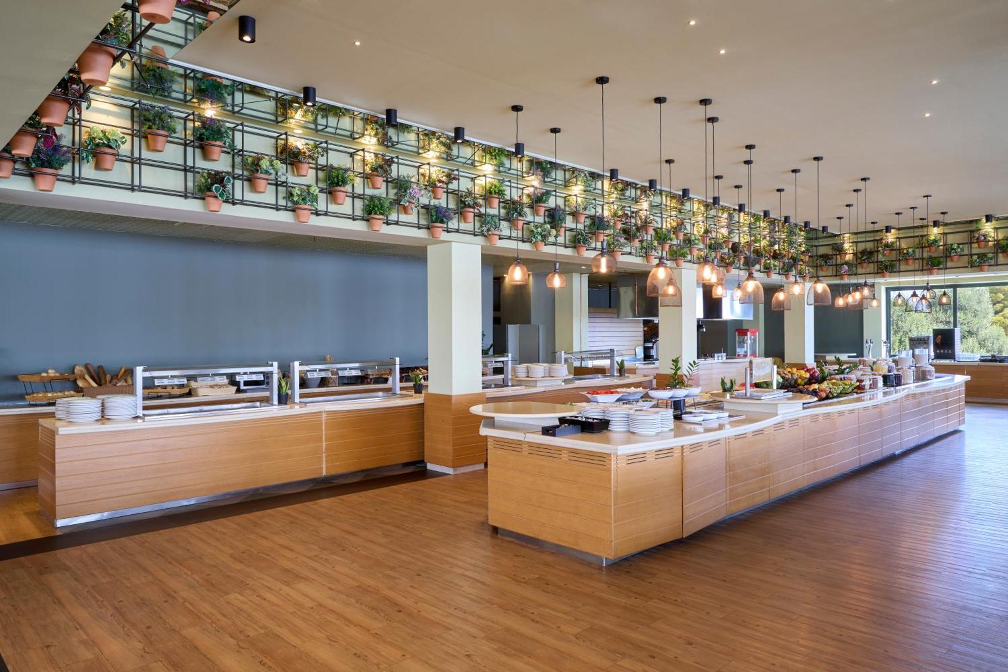 Dolce By Wyndham Athens Attica Riviera Hotel Vravrona Luaran gambar The dining room at the new school